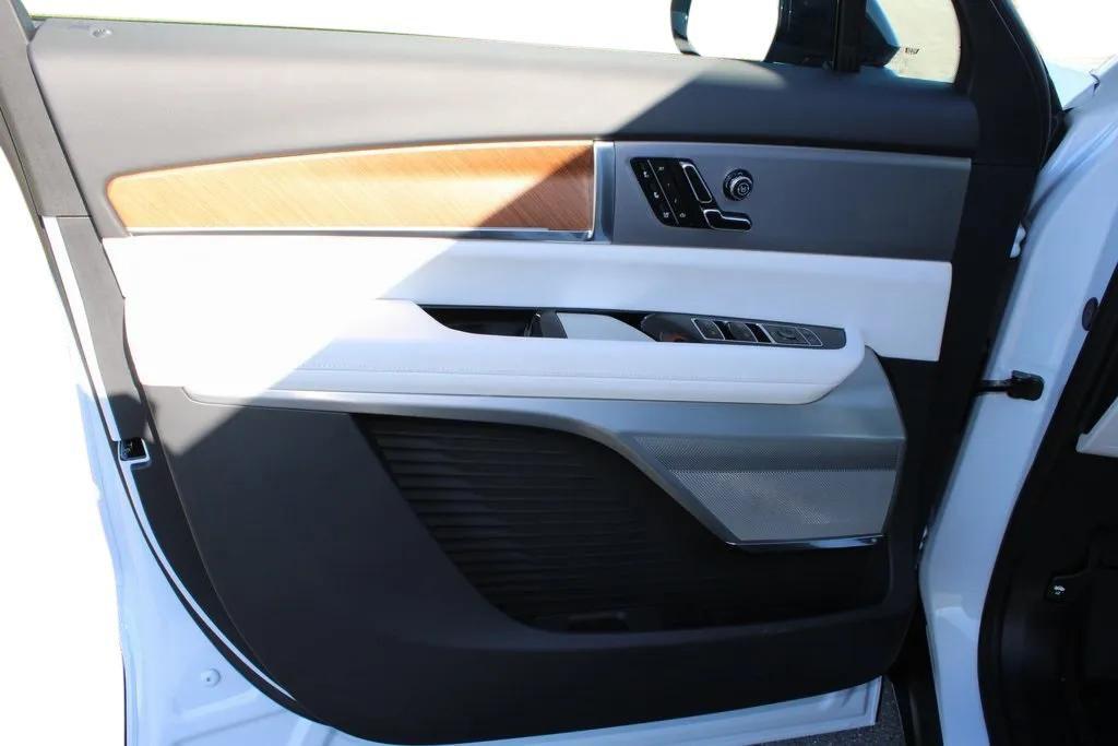 new 2026 Cadillac VISTIQ car, priced at $81,010