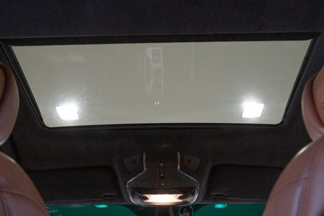 Maserati Quattroporte view 16