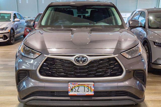 used 2023 Toyota Highlander car, priced at $36,995