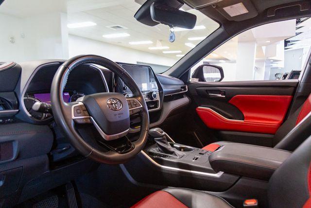 used 2023 Toyota Highlander car, priced at $44,995