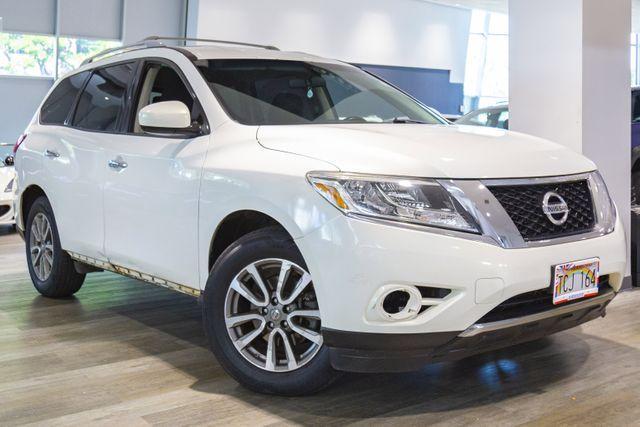 used 2014 Nissan Pathfinder car, priced at $9,995