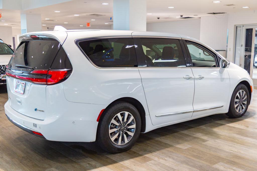 used 2022 Chrysler Pacifica Hybrid car, priced at $39,995