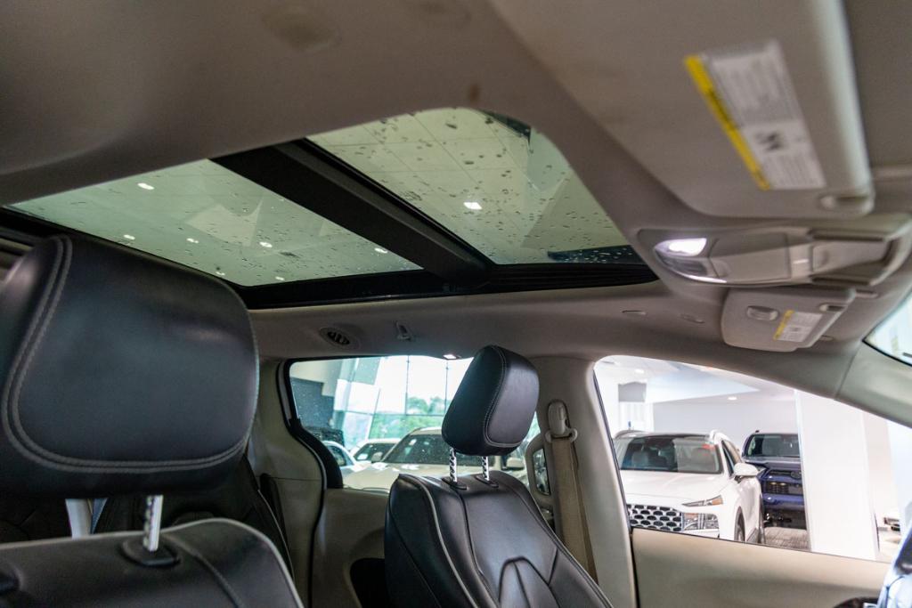 used 2022 Chrysler Pacifica Hybrid car, priced at $39,995