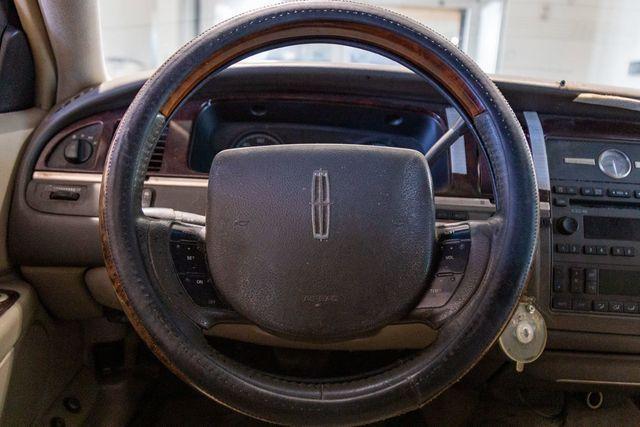 used 2010 Lincoln Town Car car, priced at $2,995