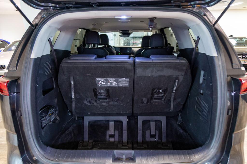 used 2024 Kia Carnival car, priced at $34,995