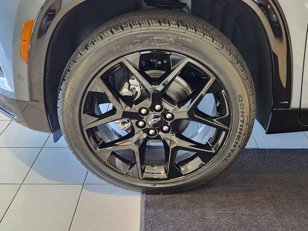 new 2026 Chevrolet Traverse car, priced at $61,915