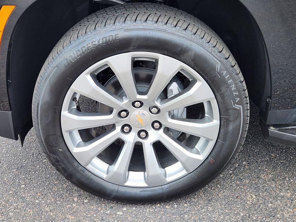 new 2025 Chevrolet Suburban car, priced at $81,131