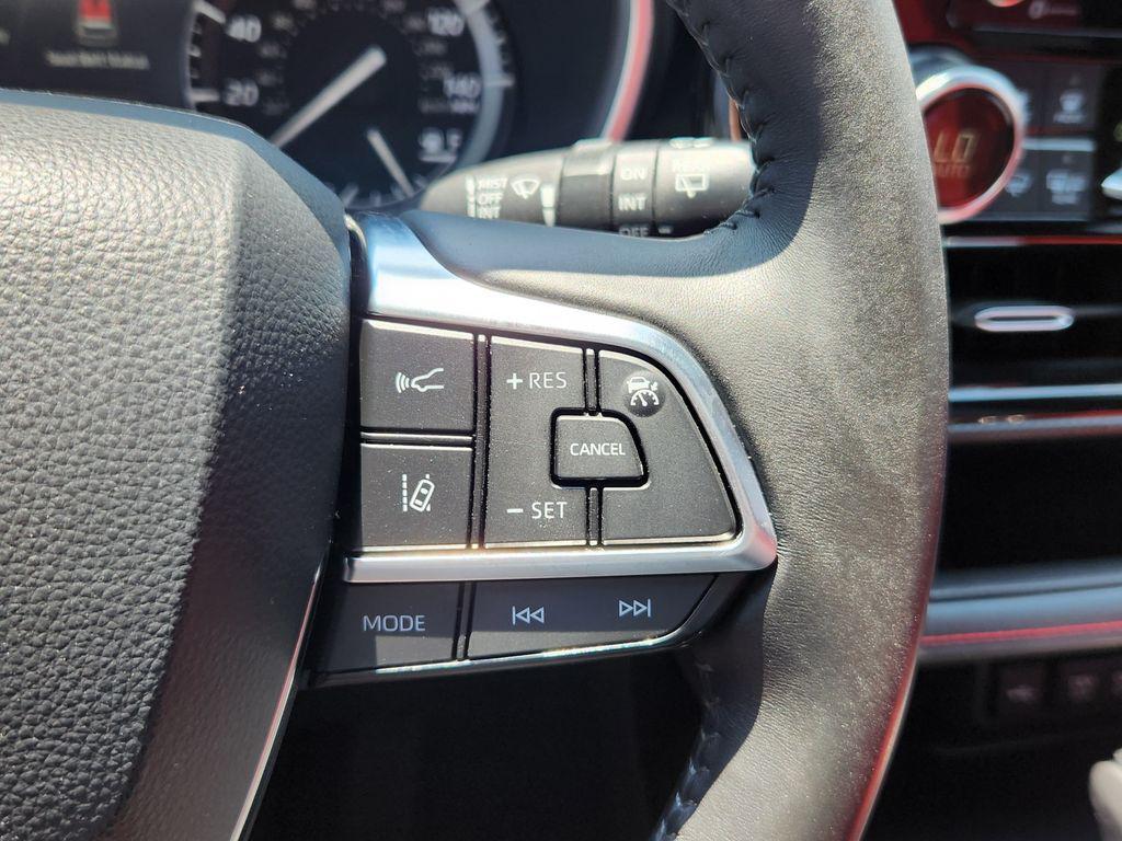 used 2021 Toyota Highlander car, priced at $32,614