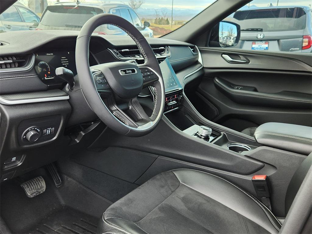 used 2024 Jeep Grand Cherokee car, priced at $33,993