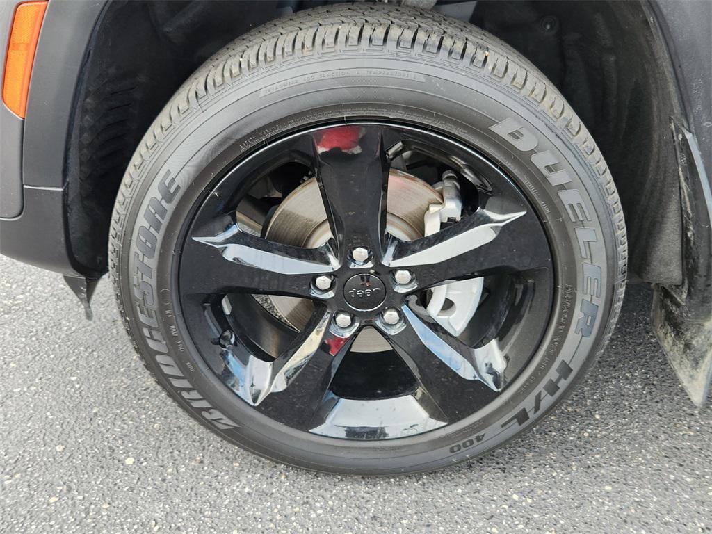 used 2024 Jeep Grand Cherokee car, priced at $33,993