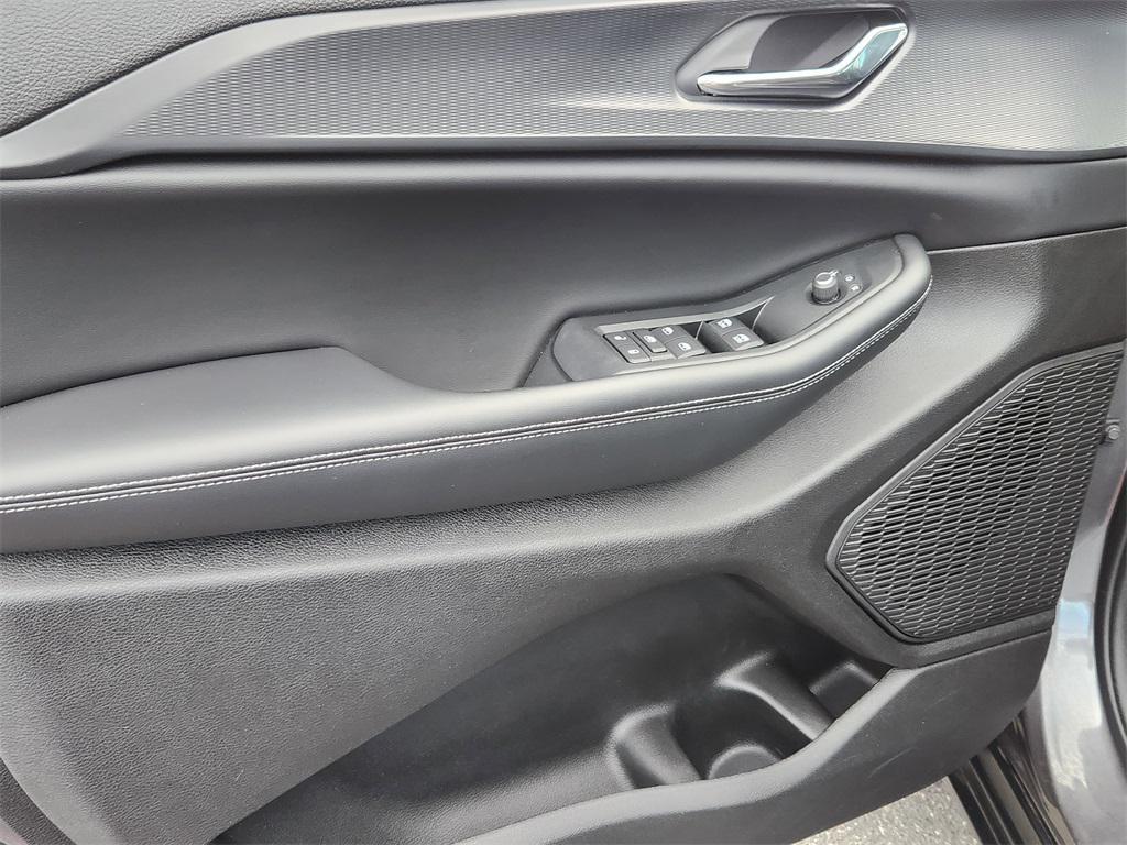 used 2024 Jeep Grand Cherokee car, priced at $33,993