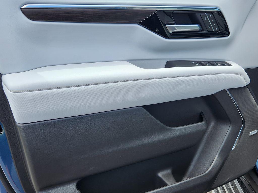 new 2025 Chevrolet Tahoe car, priced at $87,093