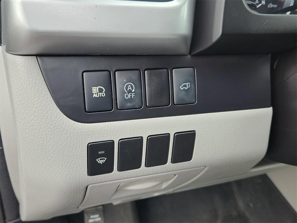 used 2017 Toyota Highlander car, priced at $18,999