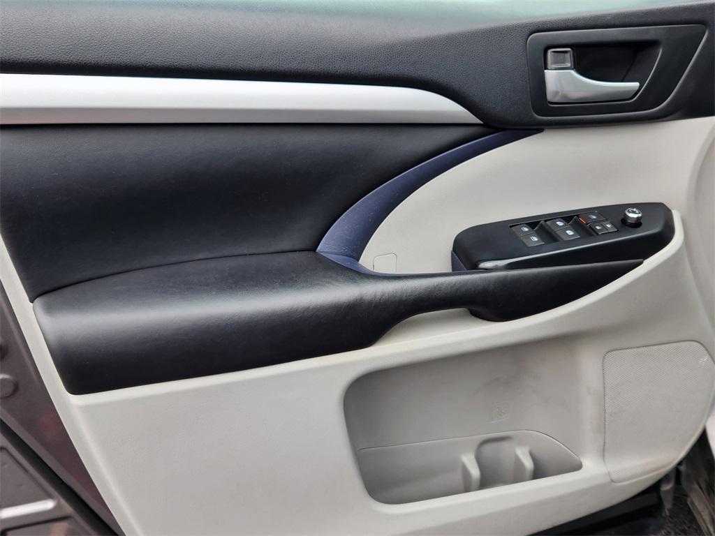 used 2017 Toyota Highlander car, priced at $18,999