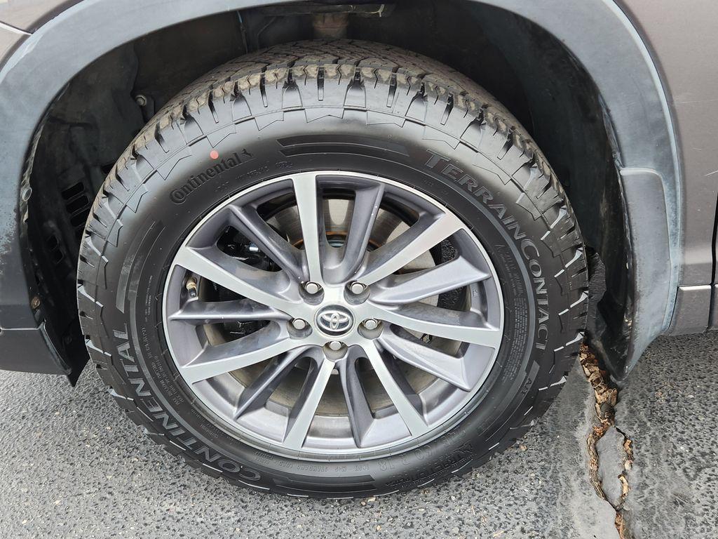 used 2017 Toyota Highlander car, priced at $17,816