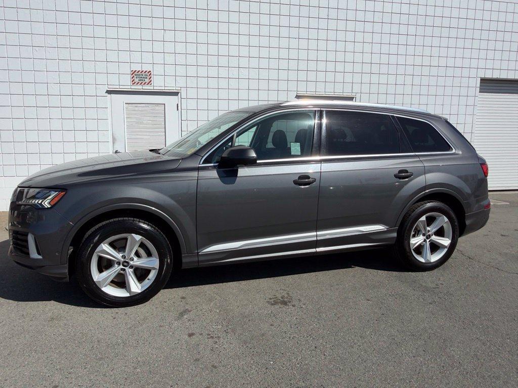 Audi Q7 view 3