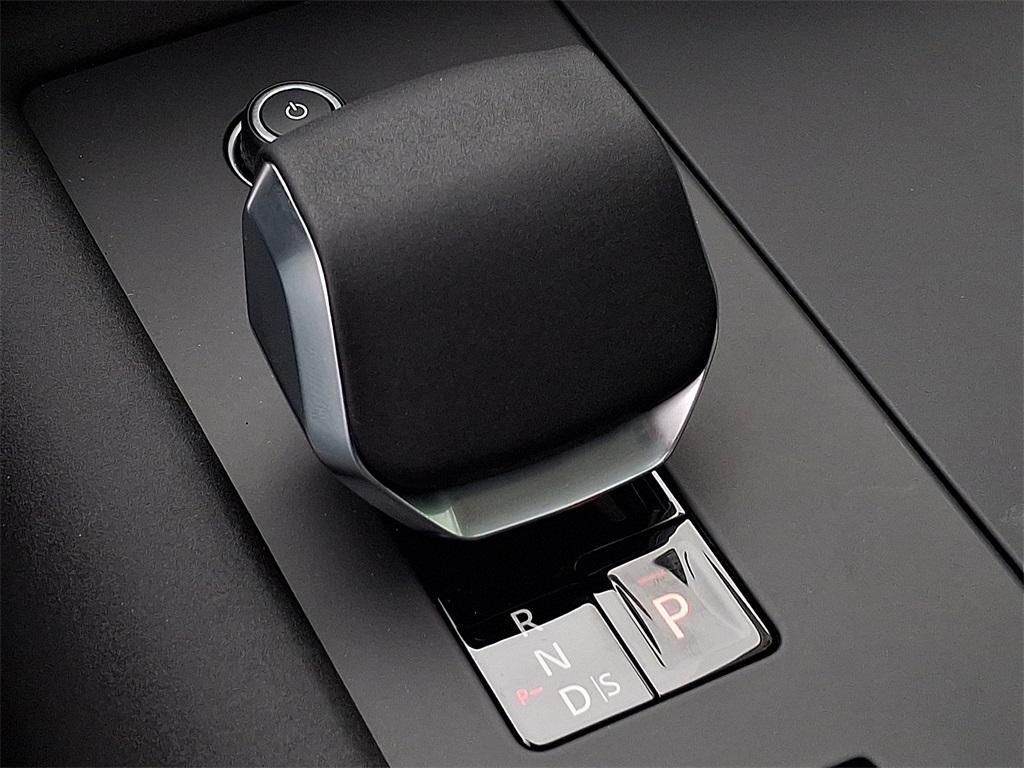 new 2026 Land Rover Discovery car, priced at $69,691