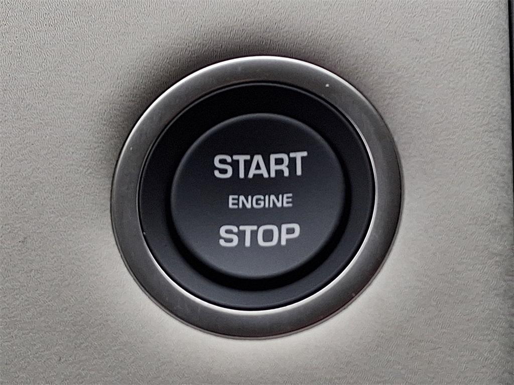 new 2026 Land Rover Discovery car, priced at $69,691