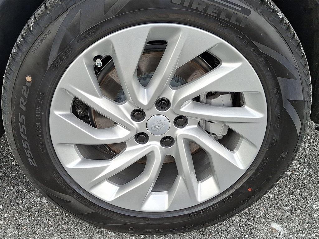 new 2026 Land Rover Discovery car, priced at $65,791