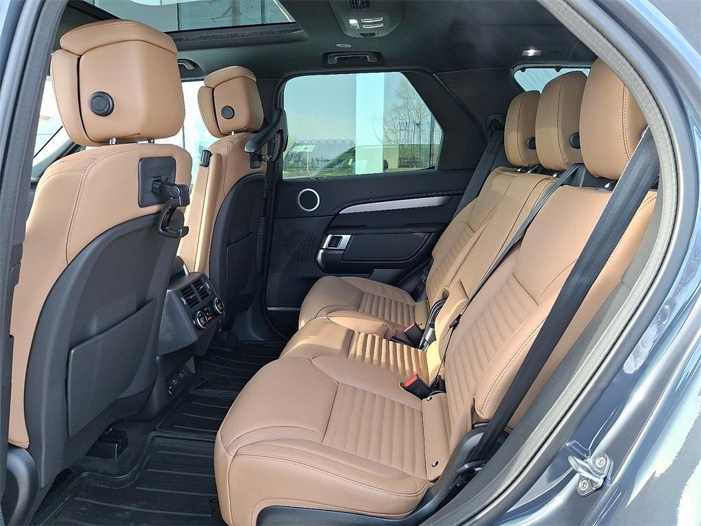 new 2026 Land Rover Discovery car, priced at $79,891