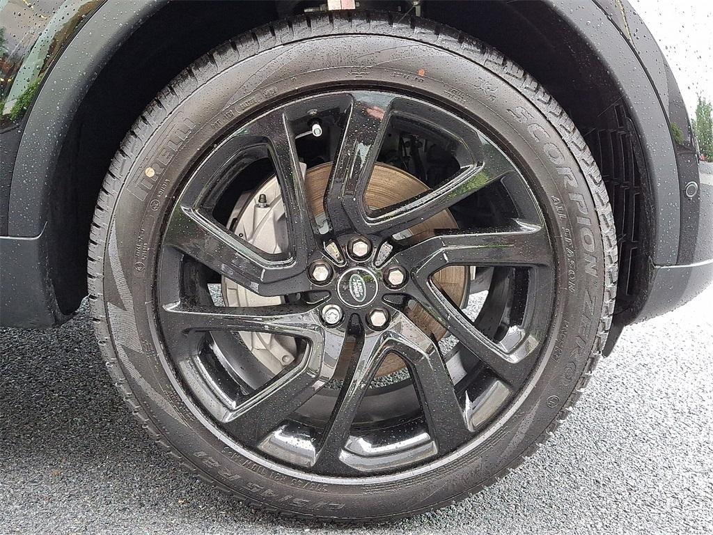 new 2025 Land Rover Discovery car, priced at $68,818