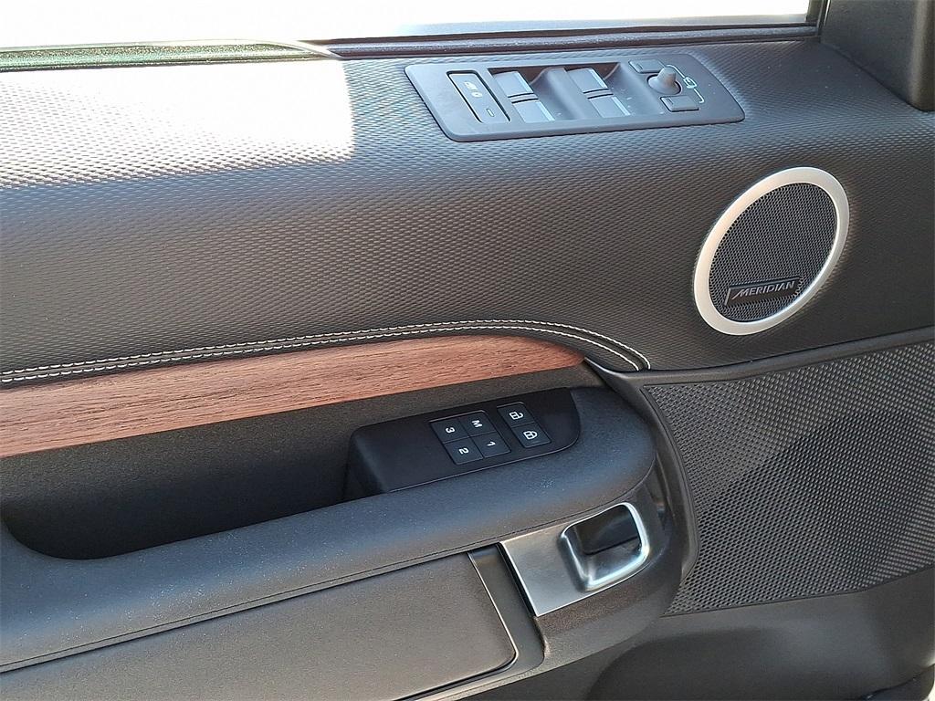 used 2025 Land Rover Discovery car, priced at $63,950