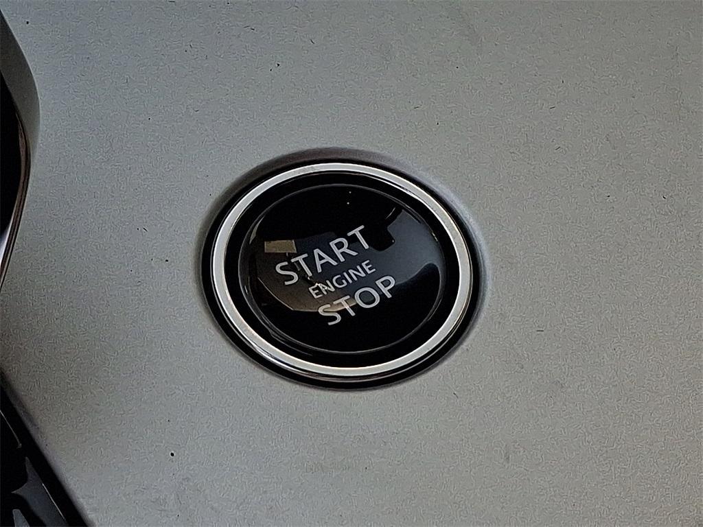 new 2025 Land Rover Range Rover car, priced at $135,590