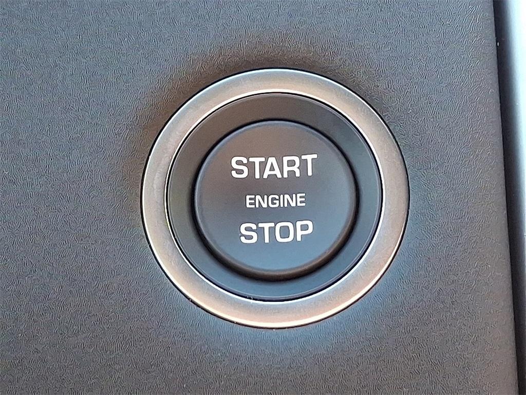 new 2025 Land Rover Discovery car, priced at $70,193