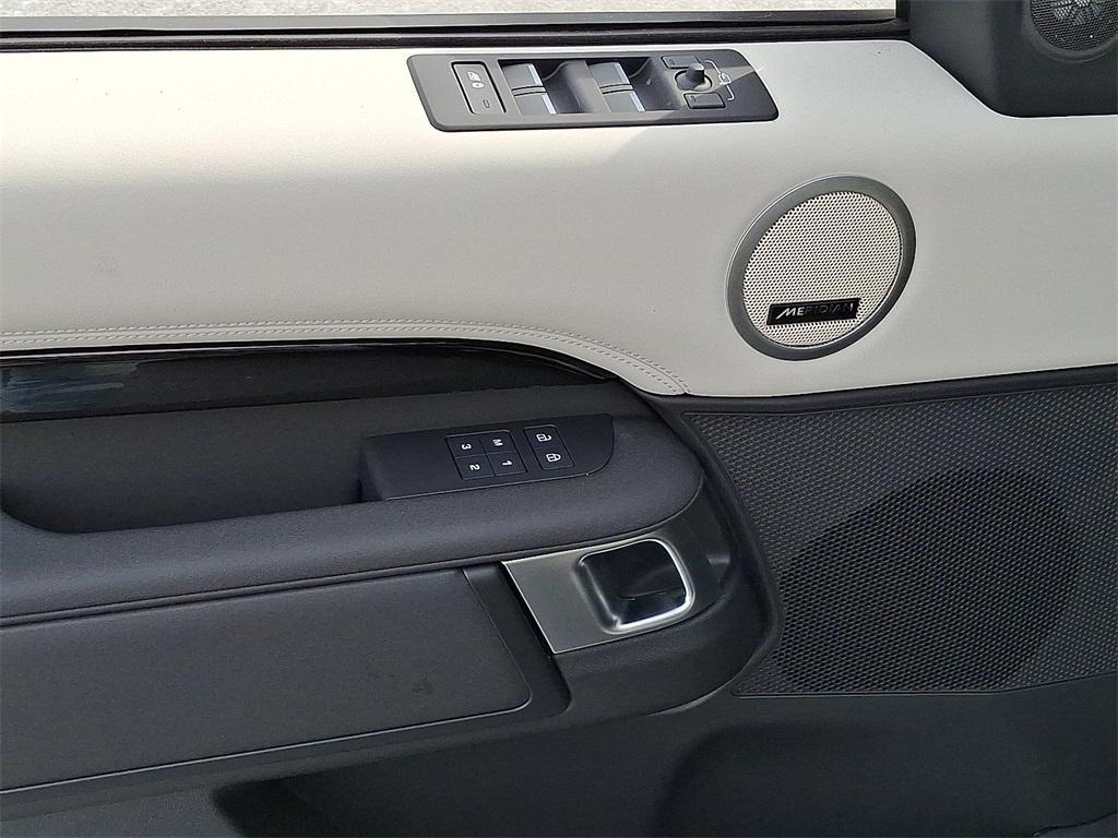 new 2026 Land Rover Discovery car, priced at $68,491