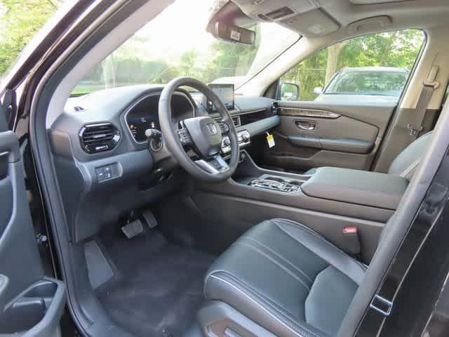 new 2025 Honda Pilot car, priced at $54,530