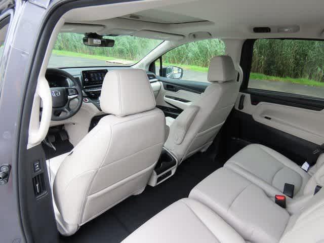 new 2026 Honda Odyssey car, priced at $44,290