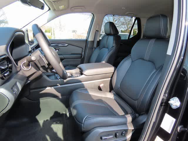 used 2025 Honda Pilot car, priced at $46,684
