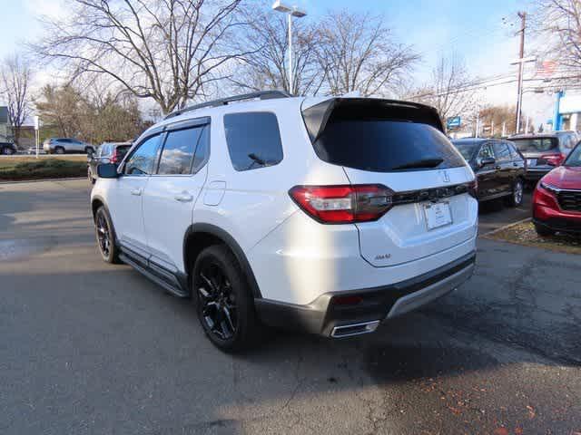 used 2025 Honda Pilot car, priced at $35,998
