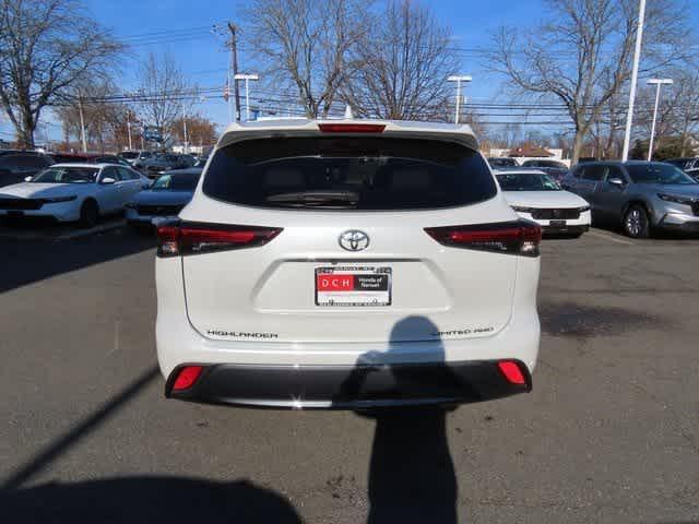 used 2024 Toyota Highlander car, priced at $40,898