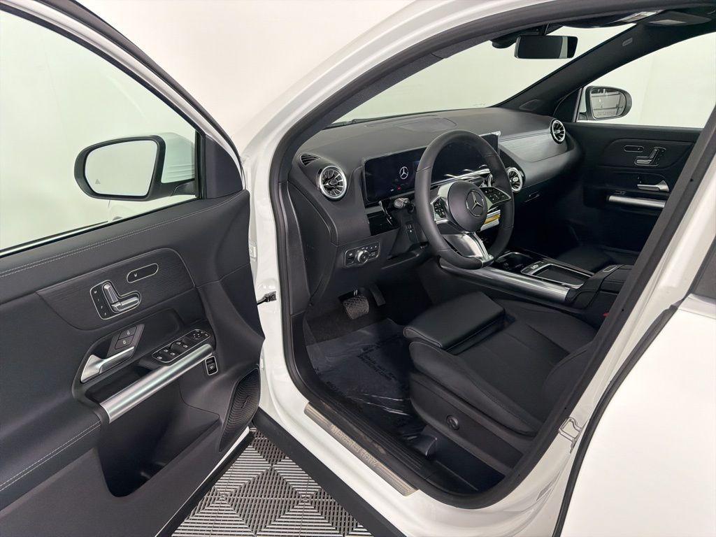 new 2026 Mercedes-Benz GLA 250 car, priced at $52,320