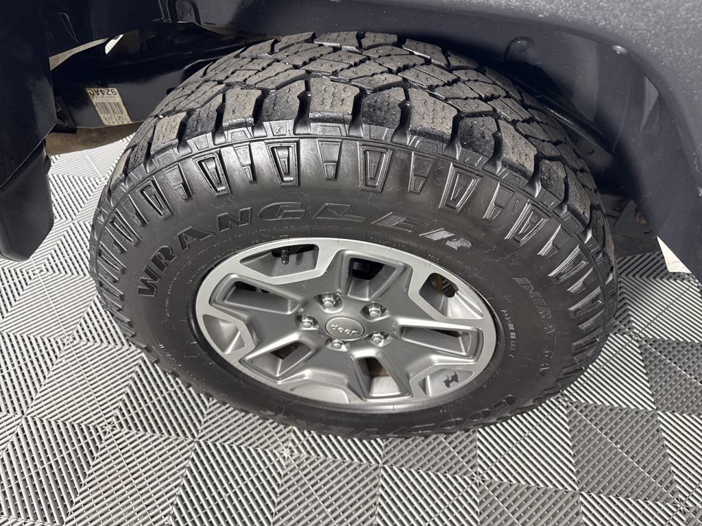used 2014 Jeep Wrangler Unlimited car, priced at $18,990