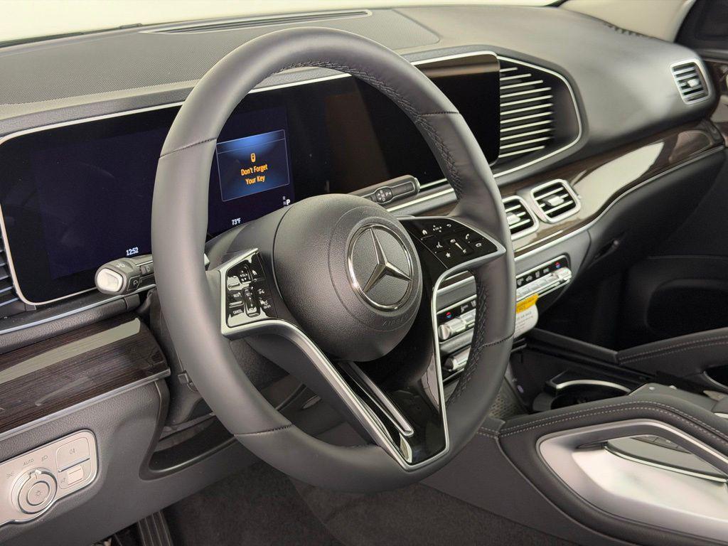 new 2026 Mercedes-Benz GLE 450 car, priced at $82,725