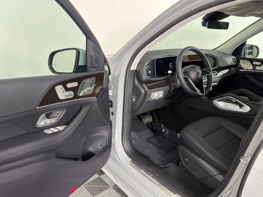 new 2026 Mercedes-Benz GLE 450 car, priced at $82,725