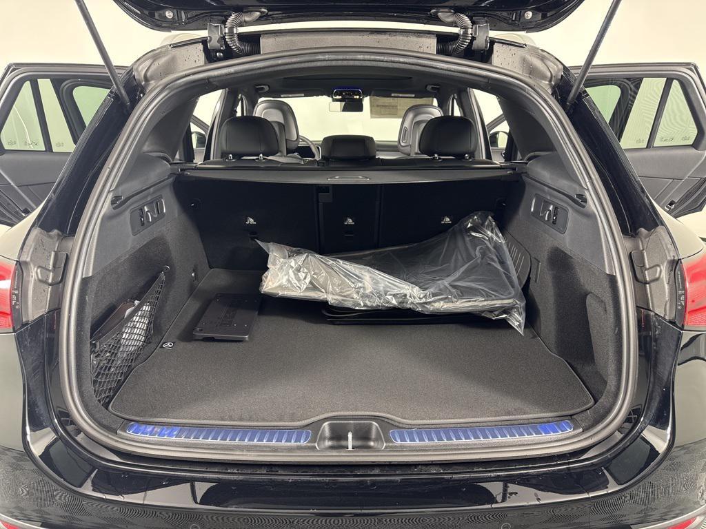 new 2026 Mercedes-Benz GLC 300 car, priced at $55,920