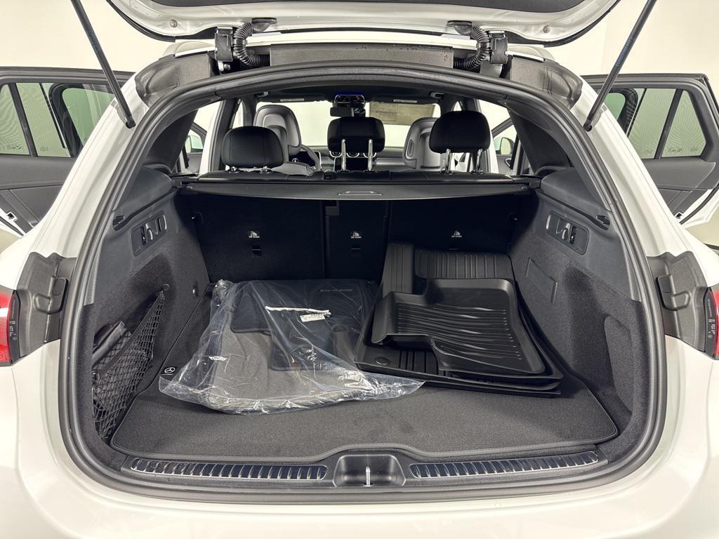 new 2026 Mercedes-Benz GLC 300 car, priced at $62,185