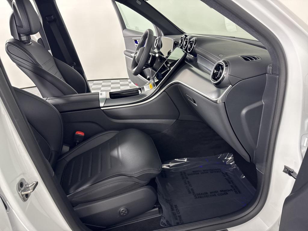 new 2026 Mercedes-Benz GLC 300 car, priced at $62,185