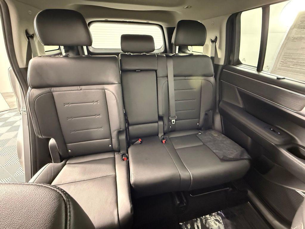 used 2025 Hyundai Santa Fe car, priced at $39,191