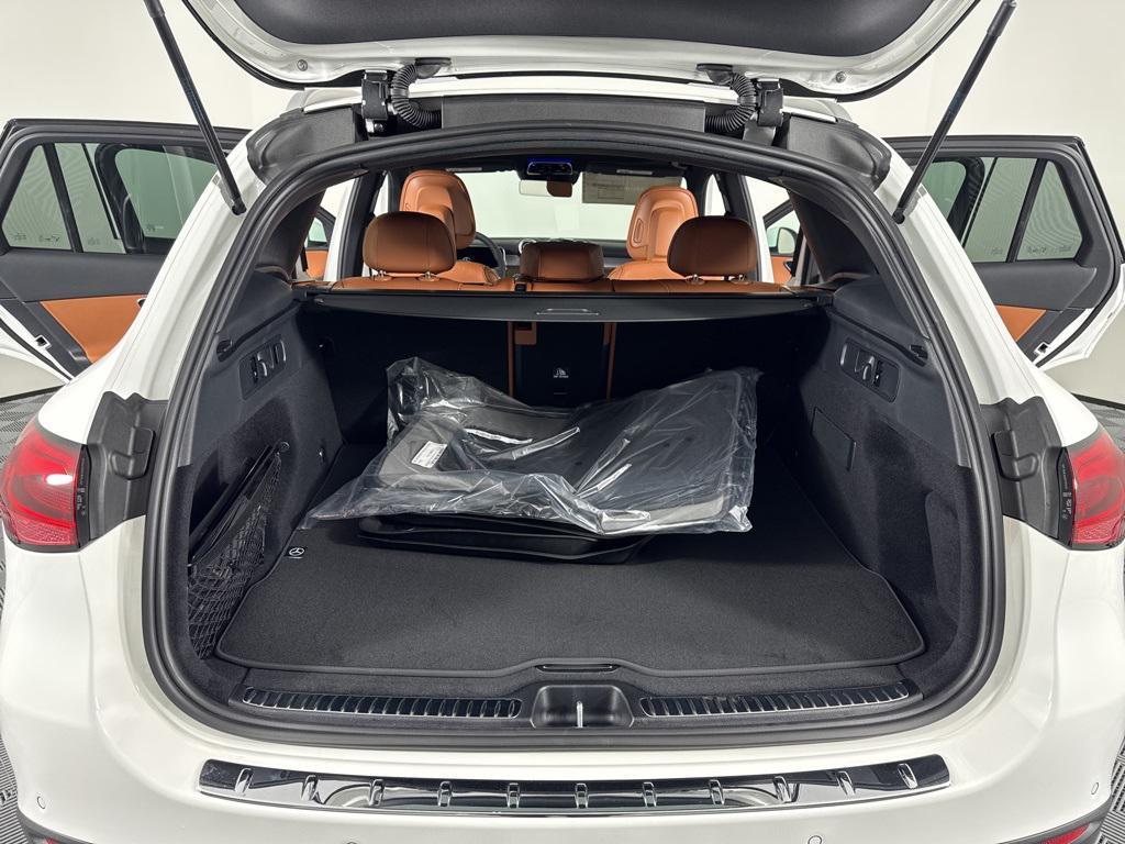 new 2026 Mercedes-Benz GLC 300 car, priced at $61,505