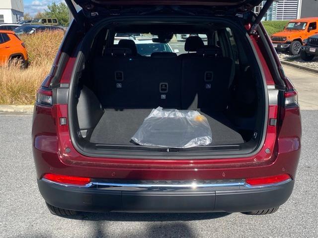 new 2025 Jeep Grand Cherokee car, priced at $34,250