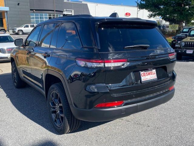 new 2025 Jeep Grand Cherokee car, priced at $45,750