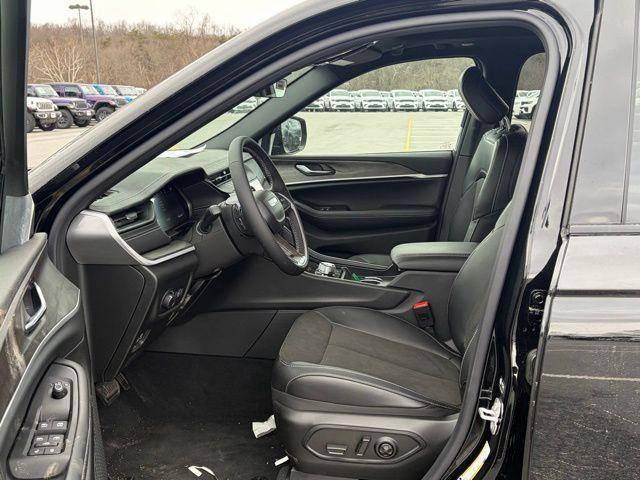 new 2026 Jeep Grand Cherokee car, priced at $44,767