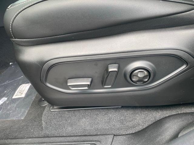 new 2025 Jeep Grand Cherokee car, priced at $42,750