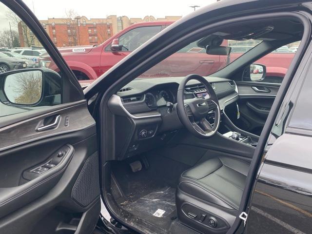 new 2025 Jeep Grand Cherokee car, priced at $46,250