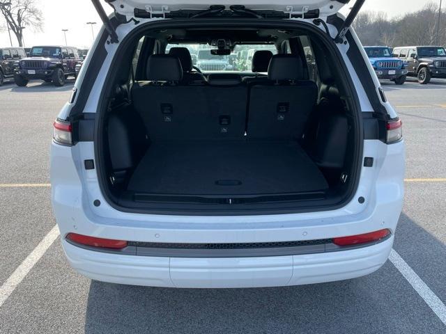 new 2026 Jeep Grand Cherokee car, priced at $53,855