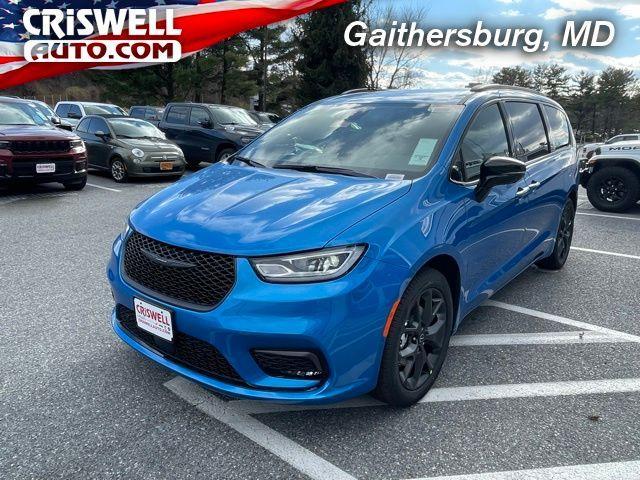 new 2026 Chrysler Pacifica car, priced at $43,806